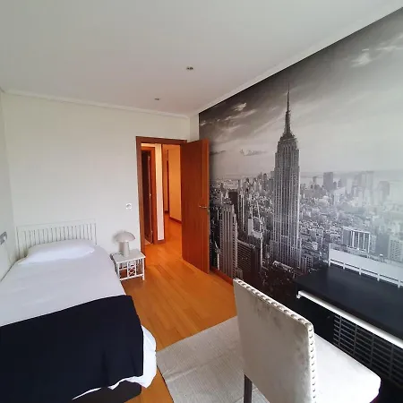 Spectacular Views 100m From Huca, Apartment Oviedo